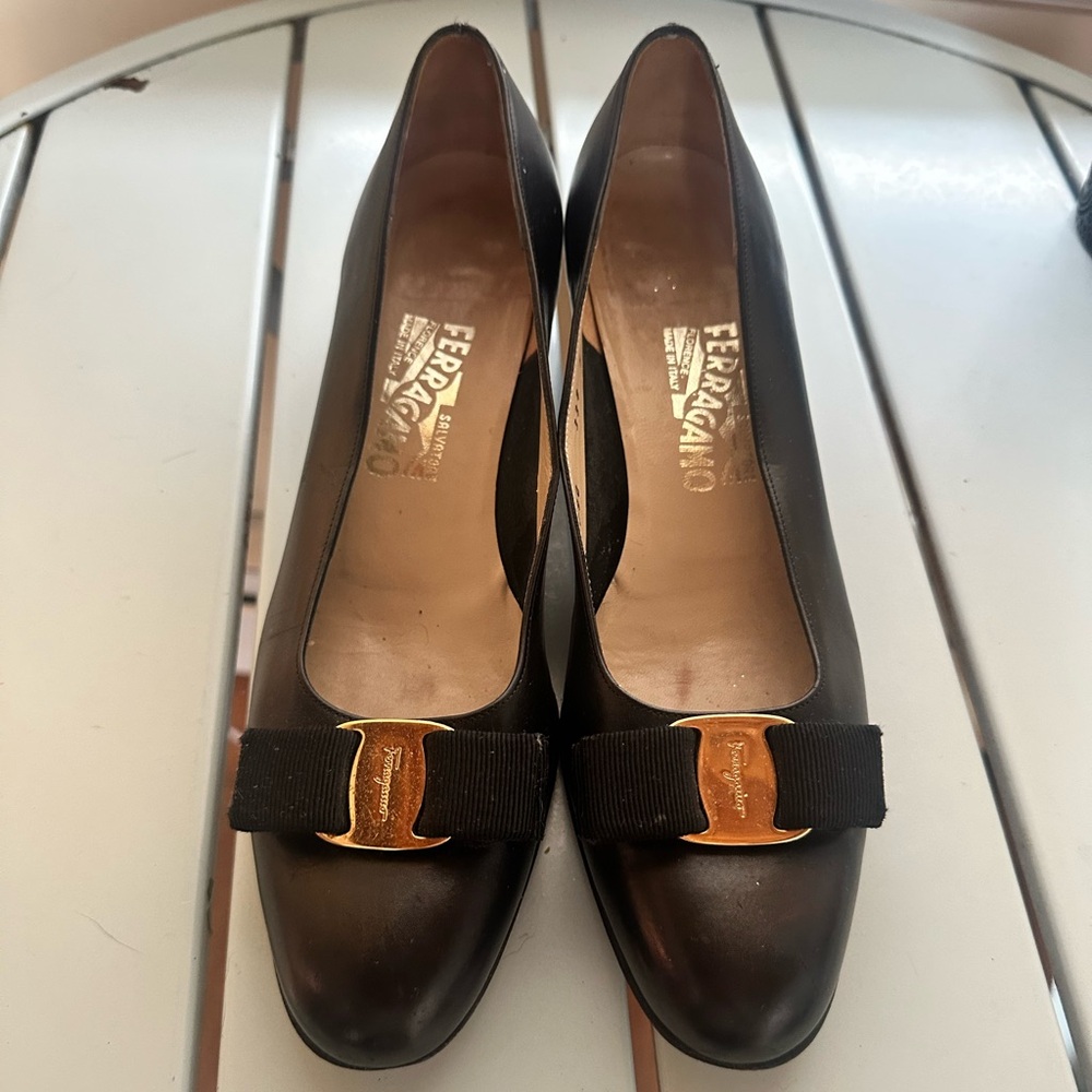 Salvatore Ferragamo Vara Leather Black Flats